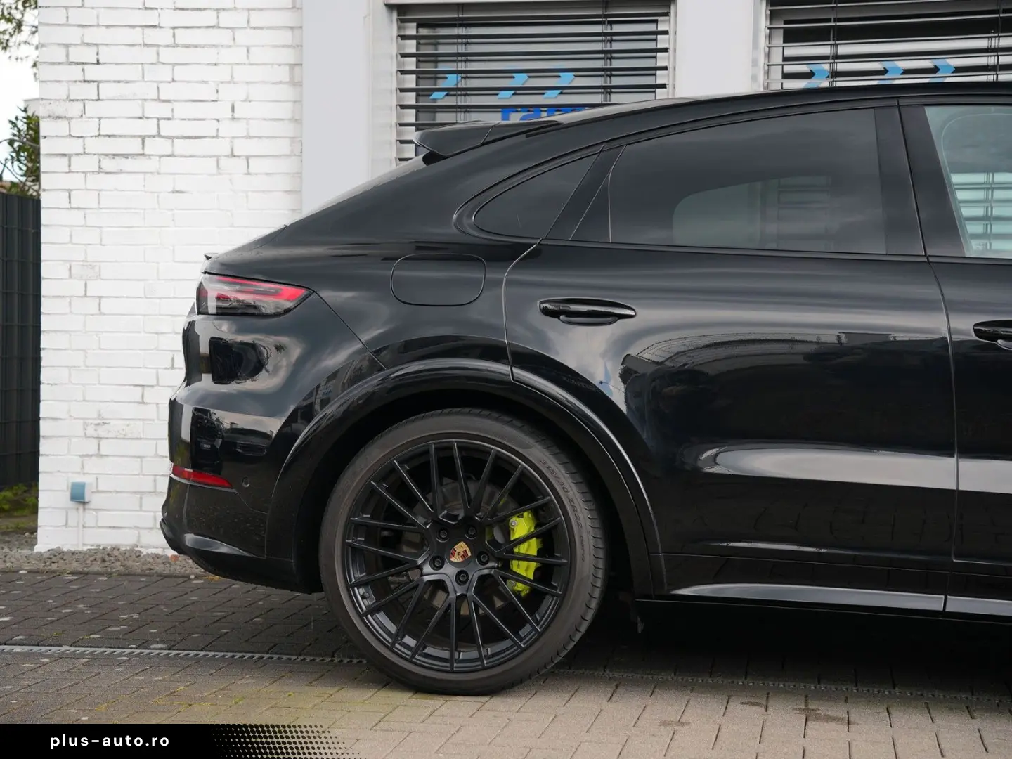 PORSCHE E-Hybrid Coupé PLATINUM-SPORTDESIGN-ACC-AHK-VOLL