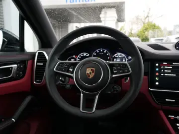 PORSCHE E-Hybrid Coupé PLATINUM-SPORTDESIGN-ACC-AHK-VOLL