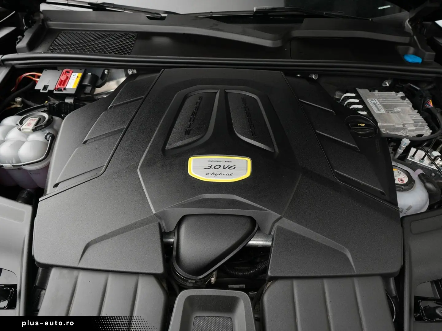 PORSCHE E-Hybrid Coupé PLATINUM-SPORTDESIGN-ACC-AHK-VOLL