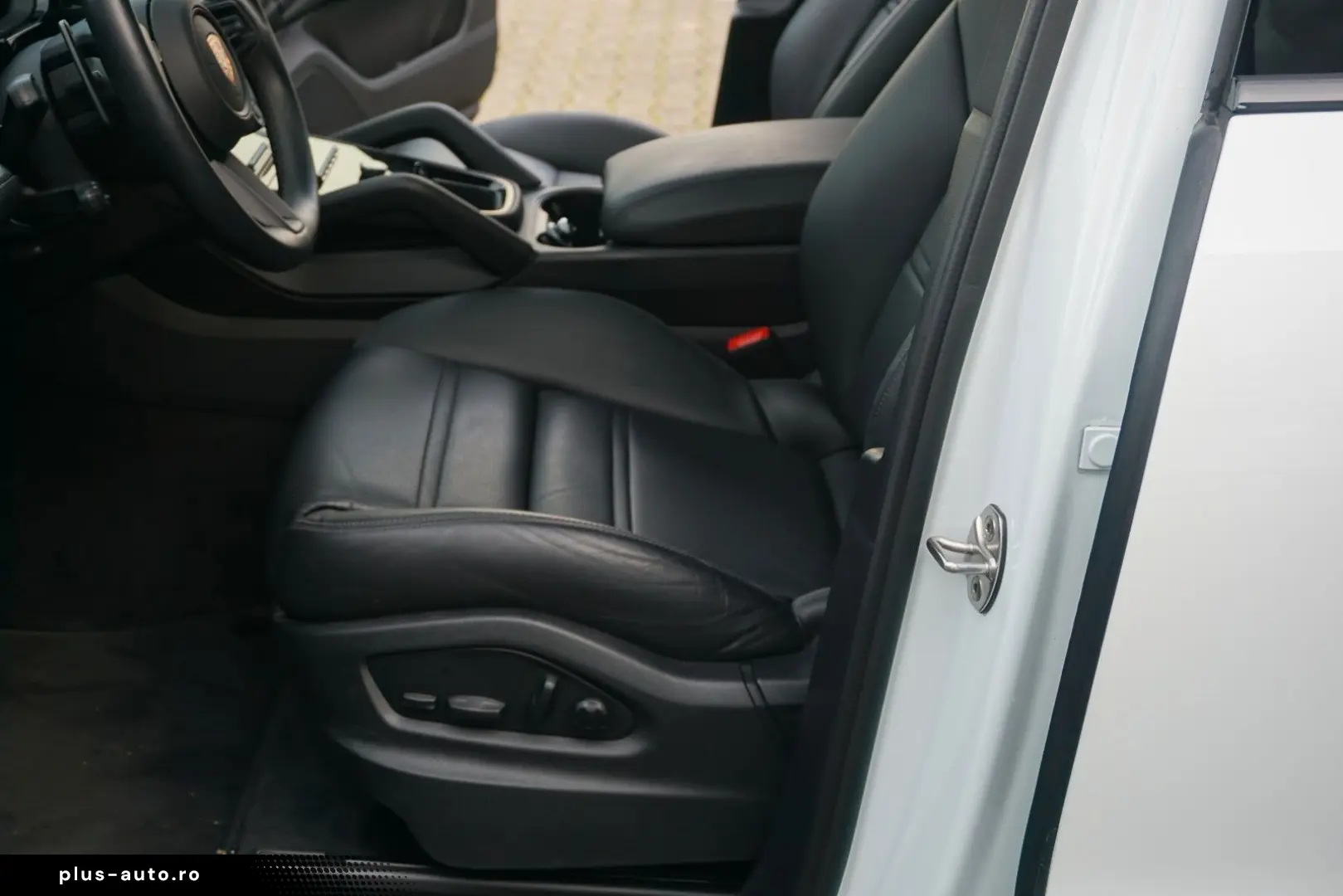 PORSCHE Cayenne Coupe E-Hybrid Luft AHK BOSE HEAD UP INN