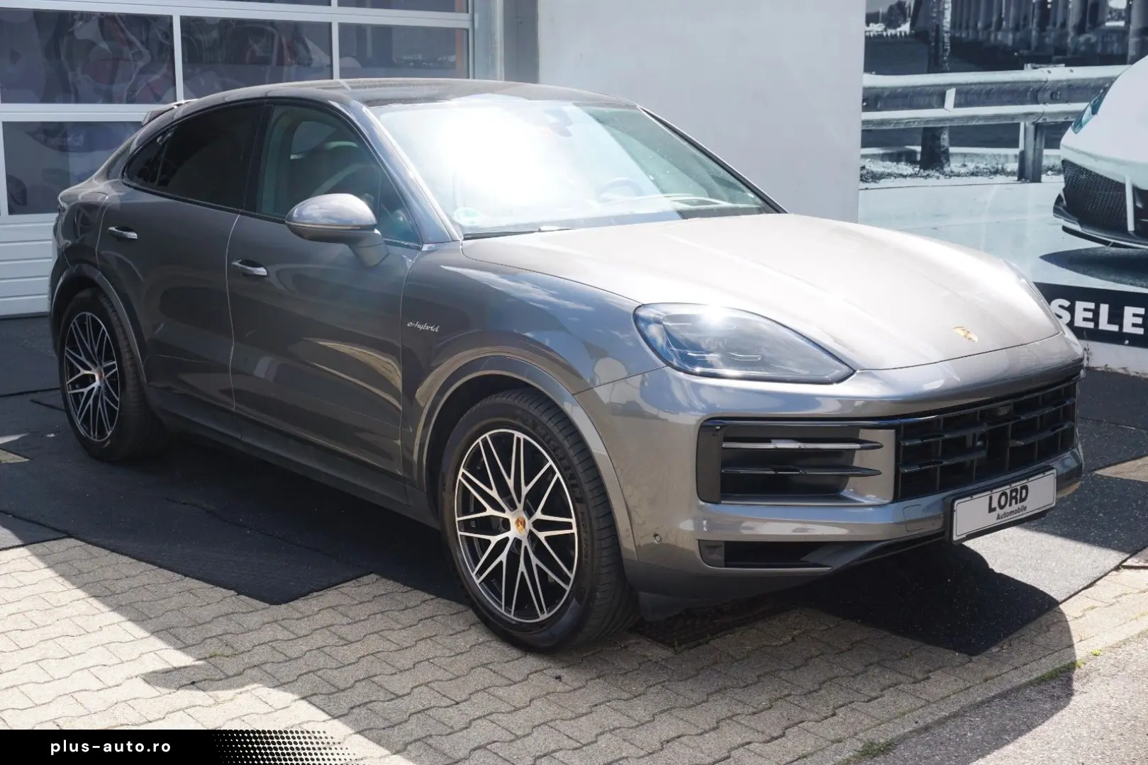 PORSCHE Cayenne Coupe E-Hybrid HAL AHK BOSE INNO Mod2025