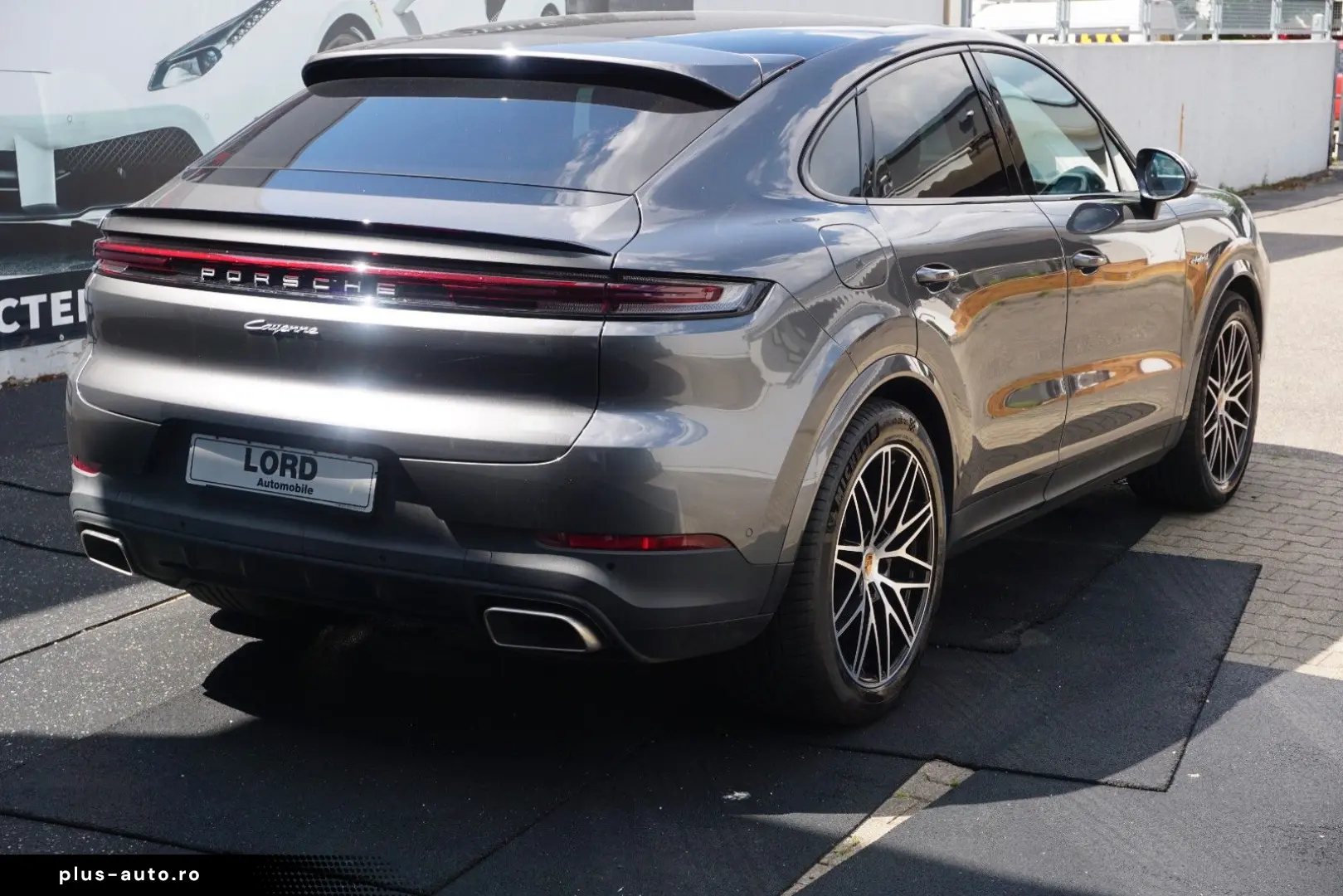 PORSCHE Cayenne Coupe E-Hybrid HAL AHK BOSE INNO Mod2025