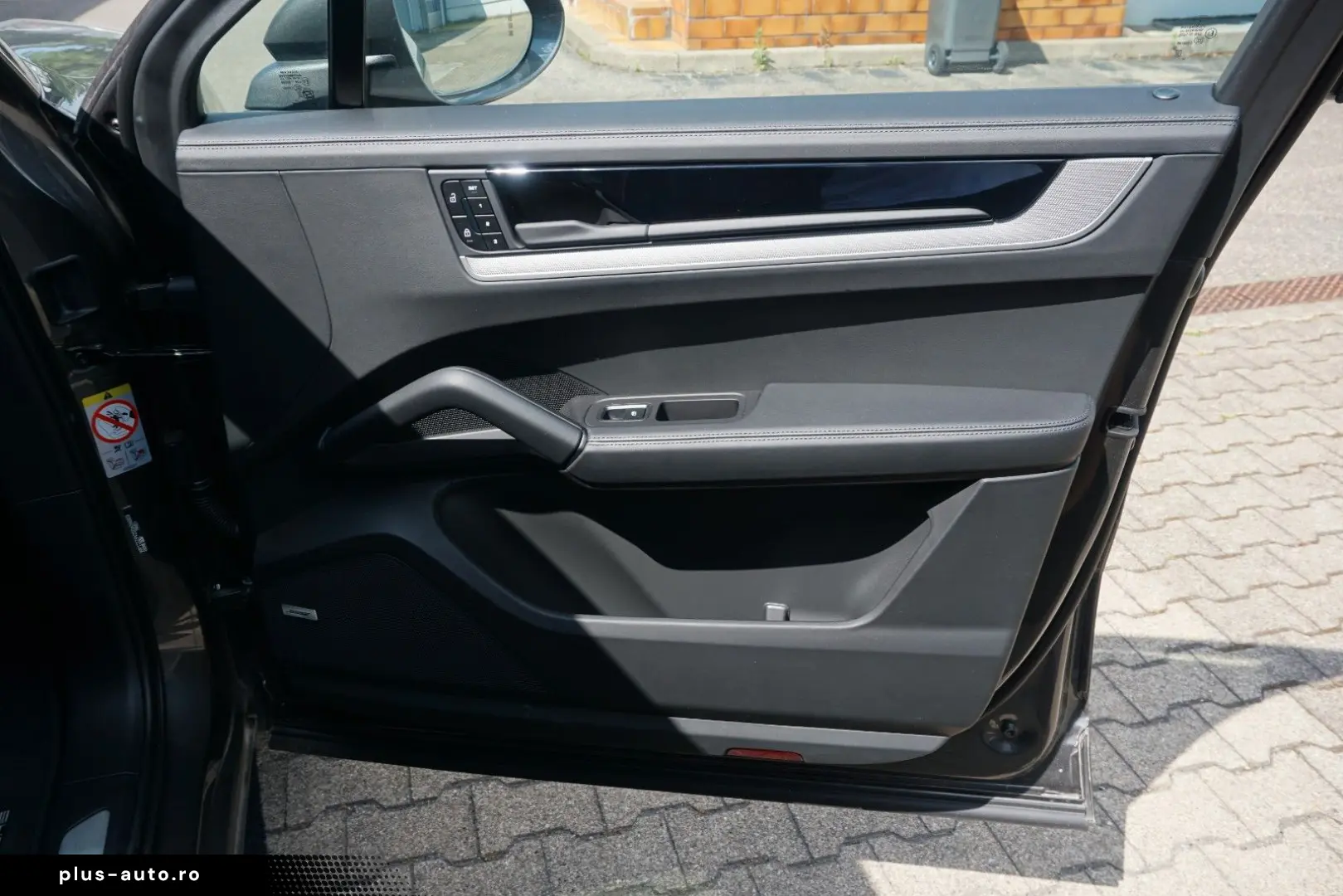 PORSCHE Cayenne Coupe E-Hybrid HAL AHK BOSE INNO Mod2025