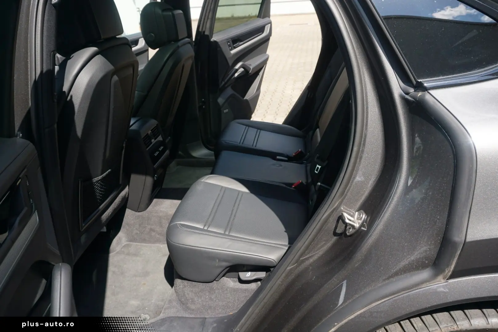 PORSCHE Cayenne Coupe E-Hybrid HAL AHK BOSE INNO Mod2025