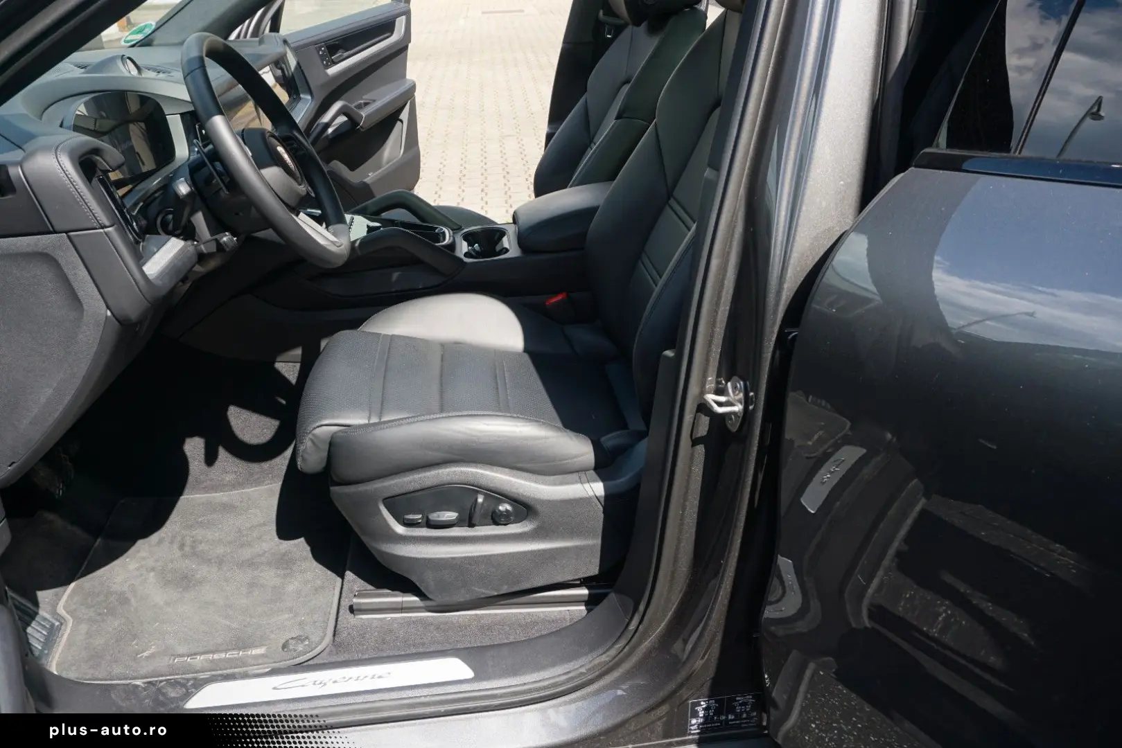 PORSCHE Cayenne Coupe E-Hybrid HAL AHK BOSE INNO Mod2025