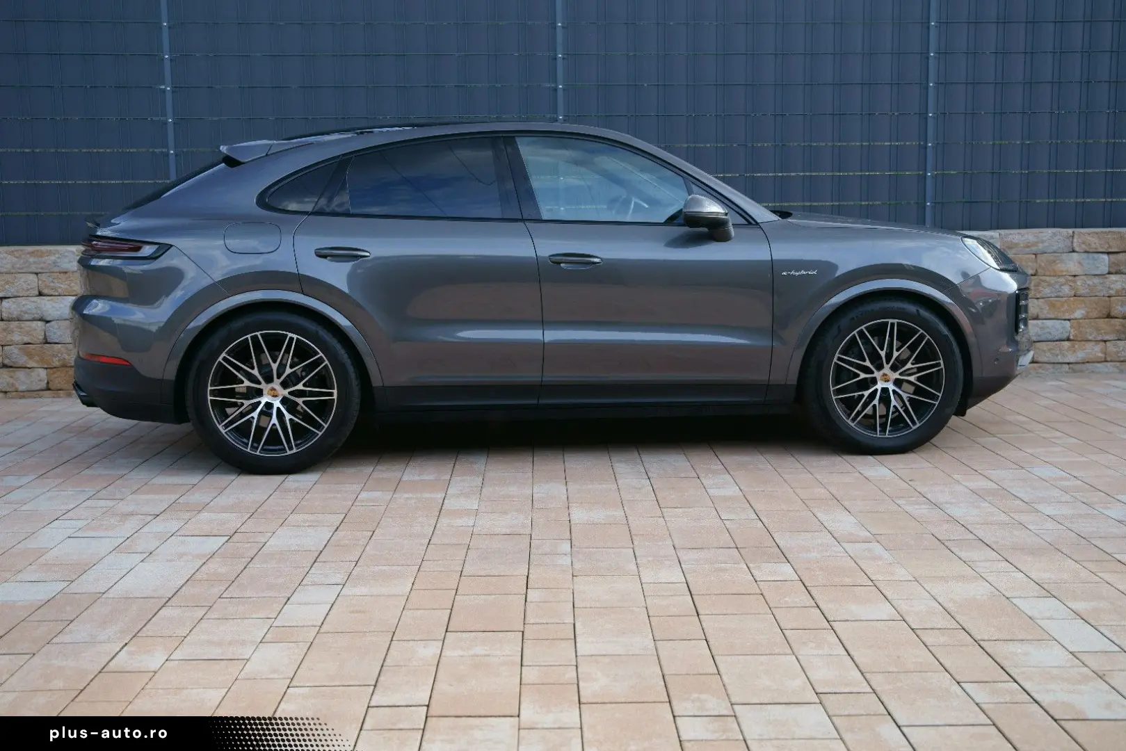 PORSCHE Cayenne Coupe E-Hybrid  18W. HEAD-UP INNO