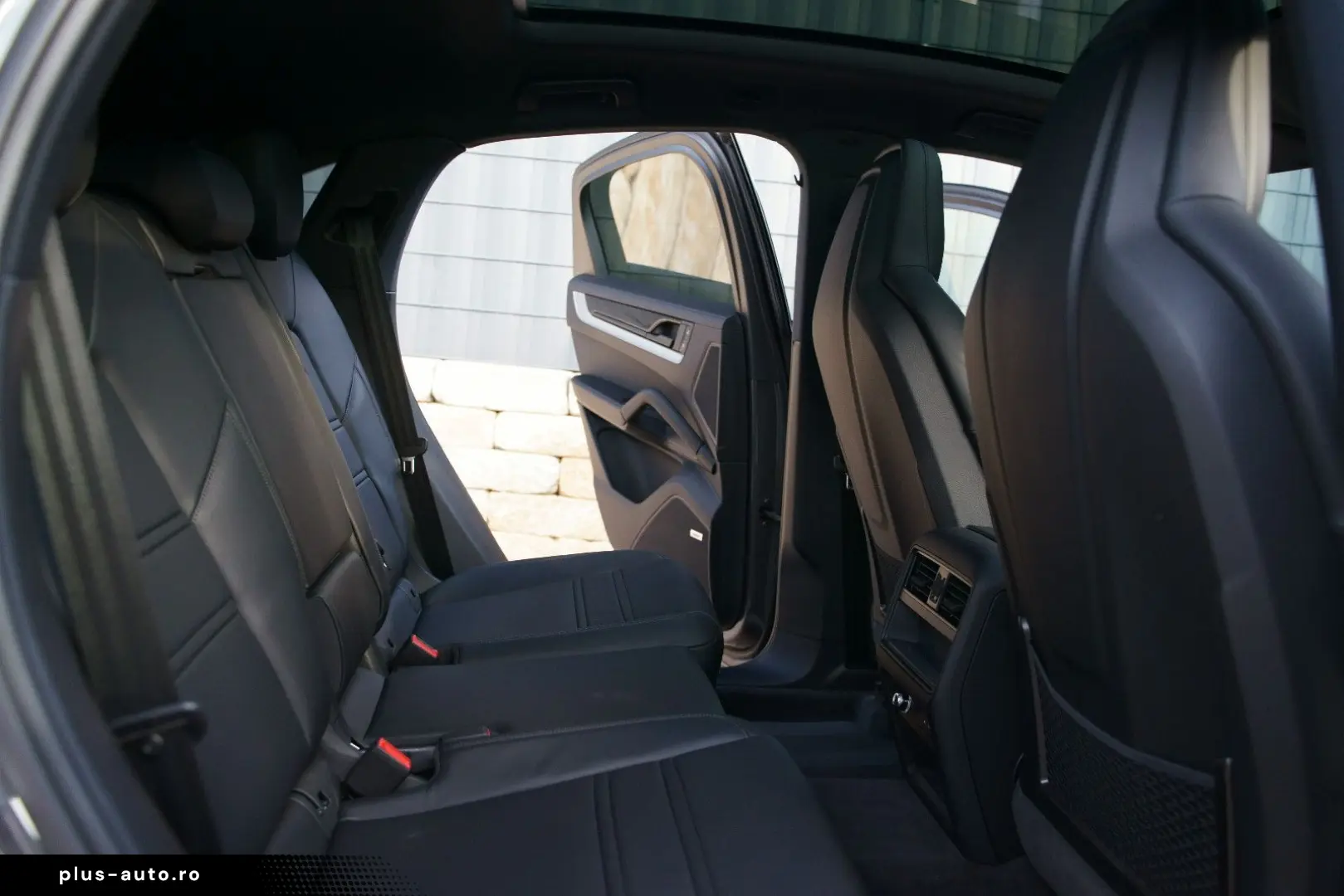 PORSCHE Cayenne Coupe E-Hybrid  18W. HEAD-UP INNO