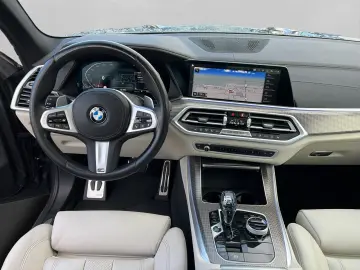 BMW X5 xDr25d MSpo SkyLounge 360 DisplayKey