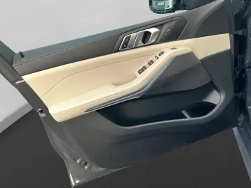 BMW X5 xDr25d MSpo SkyLounge 360 DisplayKey