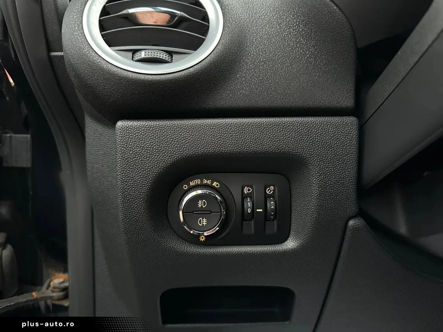 Opel Corsa 1.3 CDTI Cosmo  ECOTEC  04 2011  Euro5