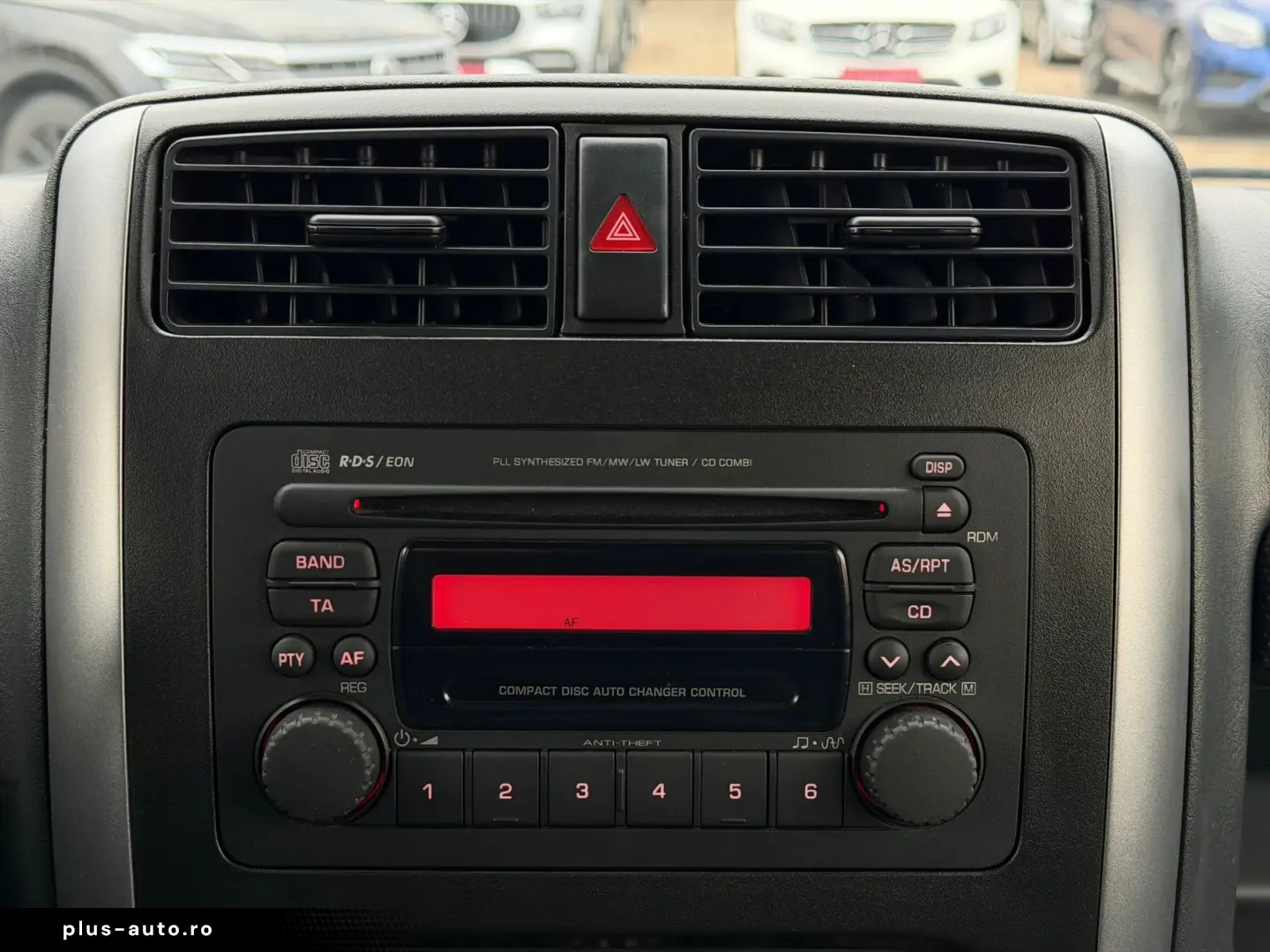 SUZUKI JIMNY  1.3 i  06 2015  24.000 KM!!!