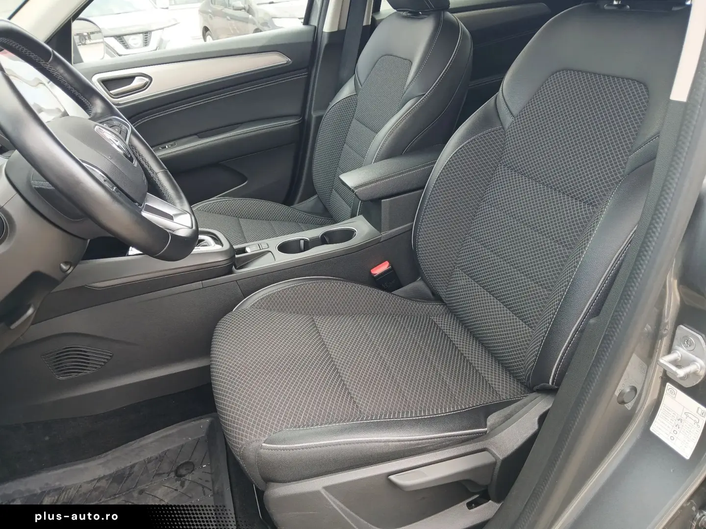Renault Arkana E-TECH Intens 145 CP