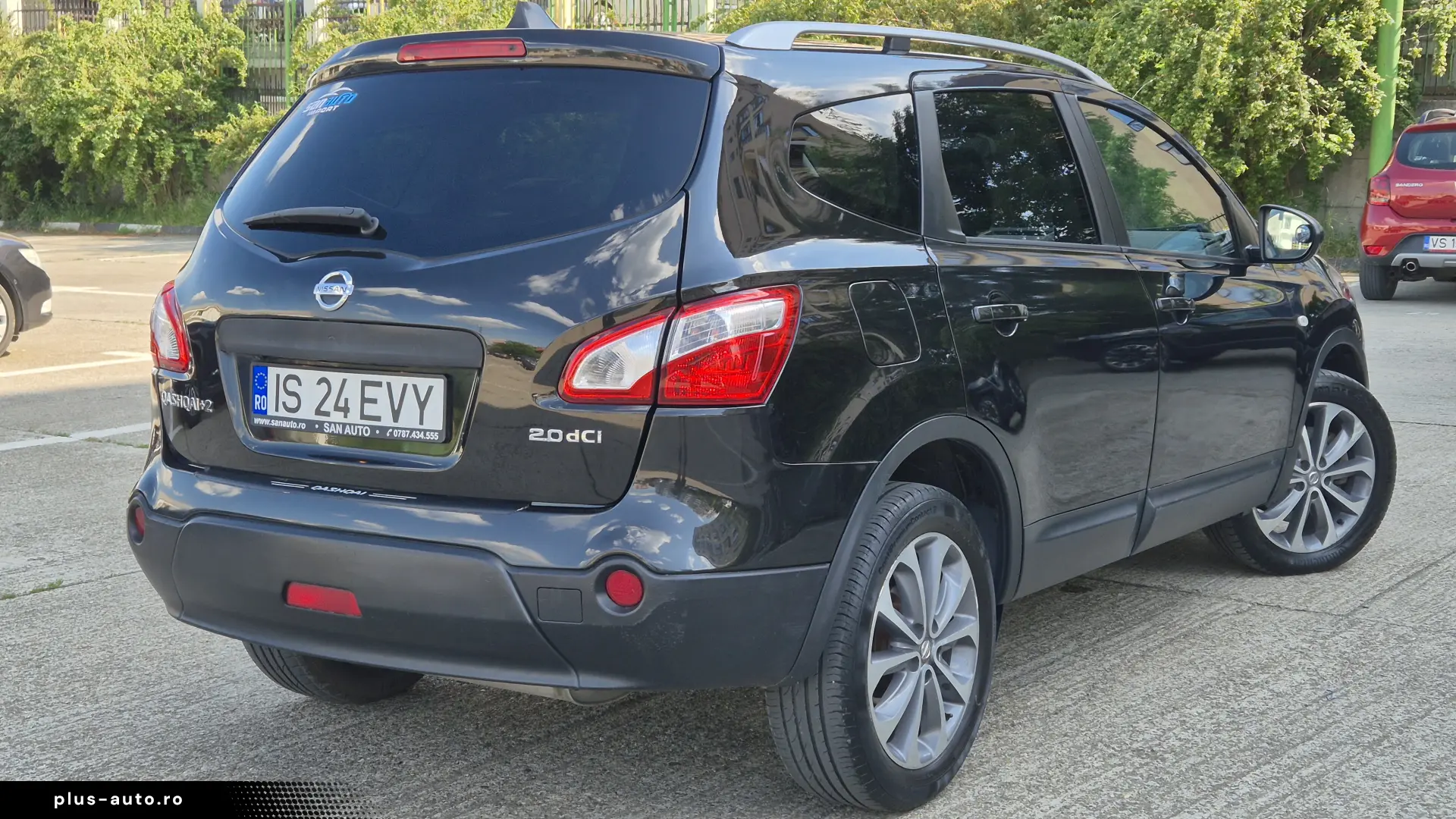 Nissan Qashqai 4x4 7 loc 2012 2.0 dCi 150 CP euro 5 automat