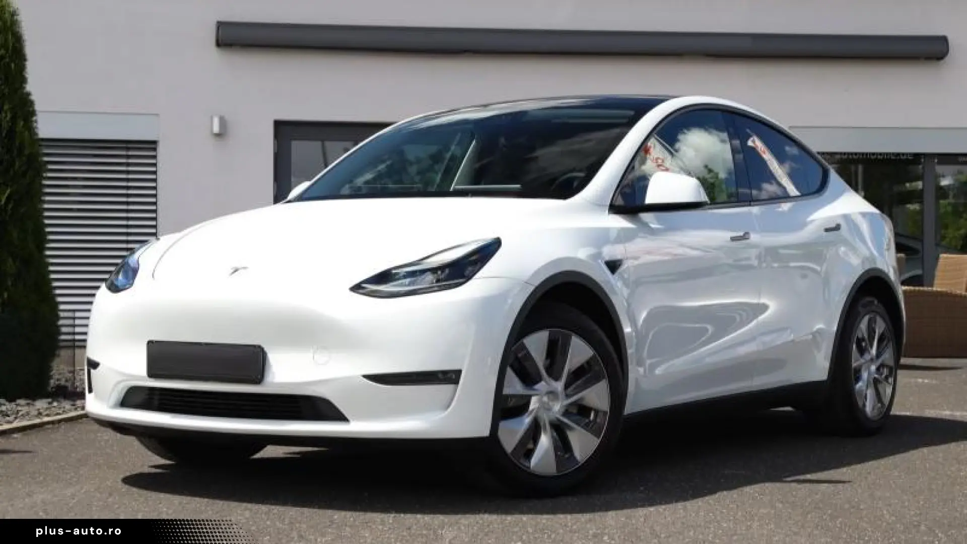 Tesla Model Y Long Range Dual AWD