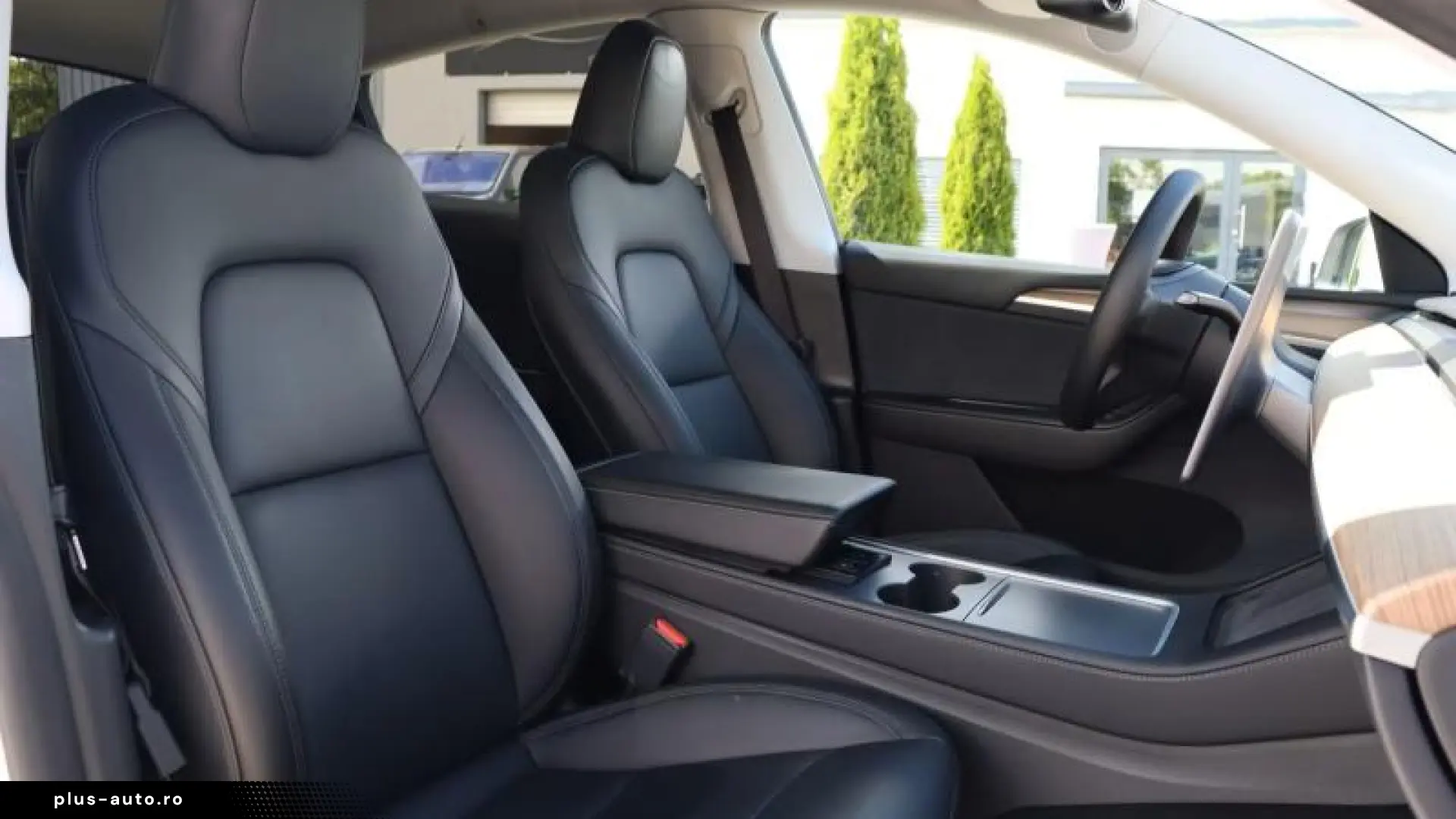 Tesla Model Y Long Range Dual AWD
