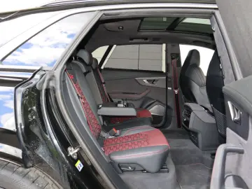 AUDI RSQ8 performance exclusive  B&O
