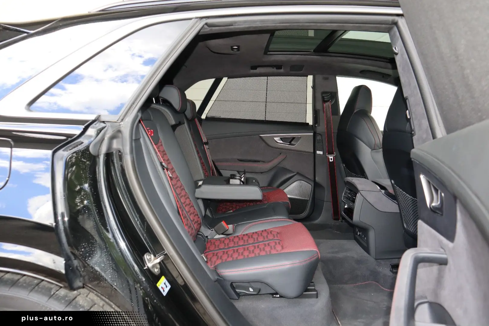 AUDI RSQ8 performance exclusive  B&O