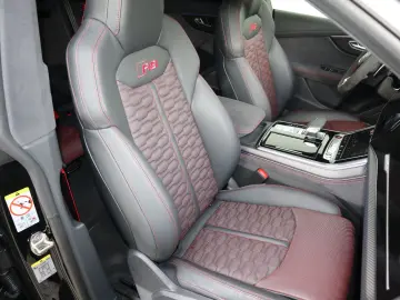 AUDI RSQ8 performance exclusive  B&O