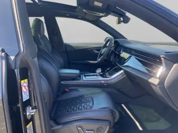 AUDI RS Q8 4.0 TFSI Quatt HUD Pano Softcl. 3DKam