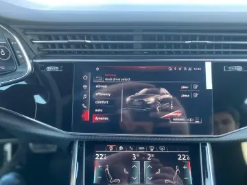 AUDI RS Q8 4.0 TFSI Quatt HUD Pano Softcl. 3DKam