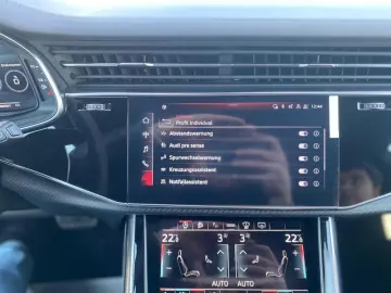 AUDI RS Q8 4.0 TFSI Quatt HUD Pano Softcl. 3DKam