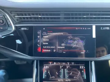 AUDI RS Q8 4.0 TFSI Quatt HUD Pano Softcl. 3DKam