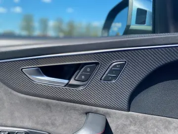 AUDI RS Q8 4.0 TFSI Quatt HUD Pano Softcl. 3DKam