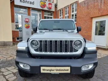 Jeep Wrangler Unlimited 2.0T Sahara - new model