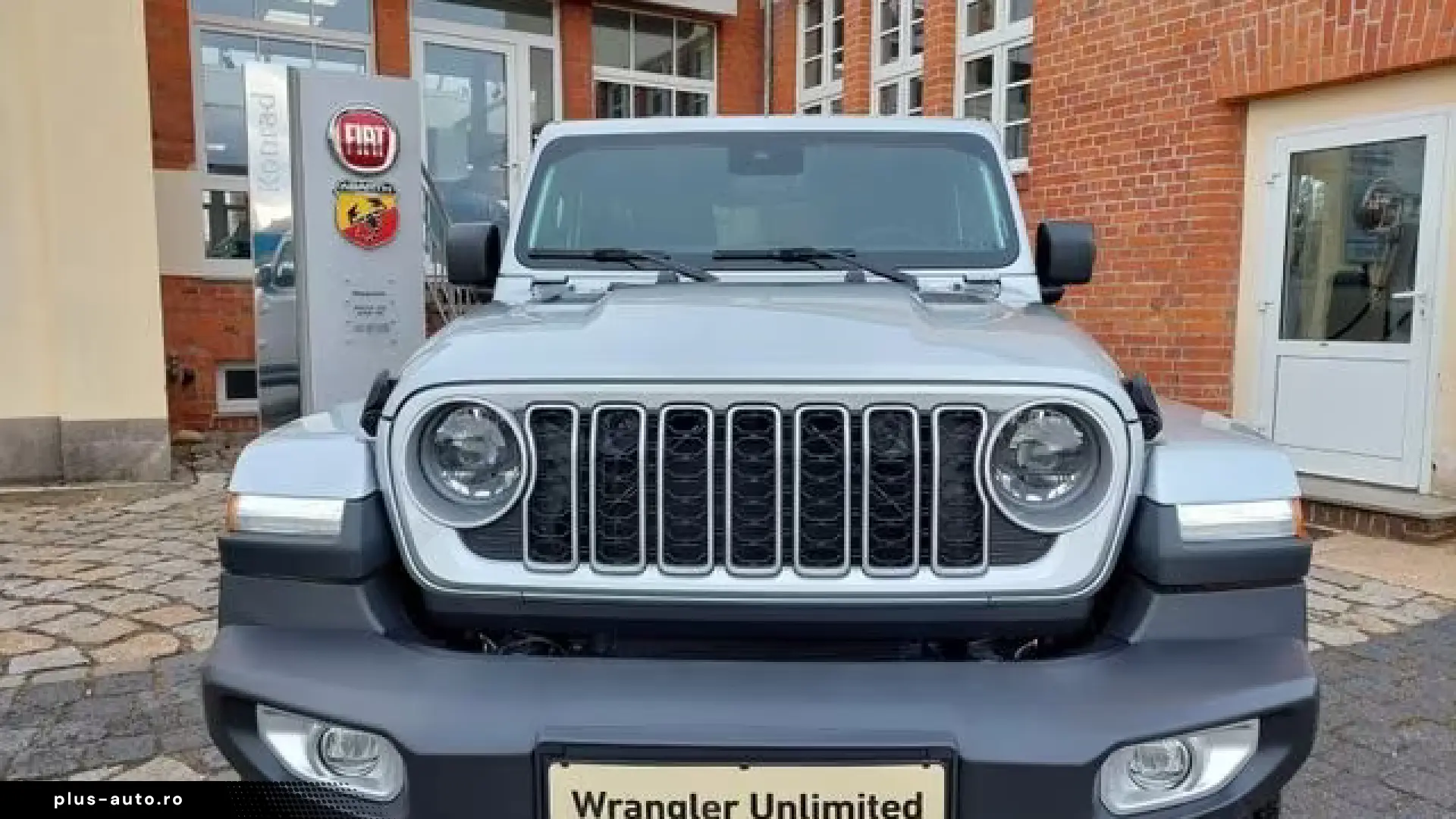 Jeep Wrangler Unlimited 2.0T Sahara - new model