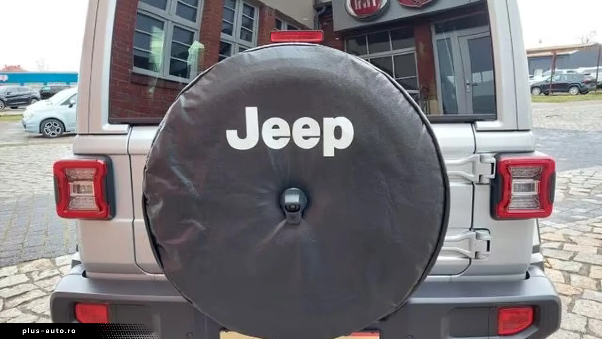 Jeep Wrangler Unlimited 2.0T Sahara - new model