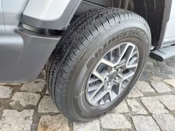Jeep Wrangler Unlimited 2.0T Sahara - new model
