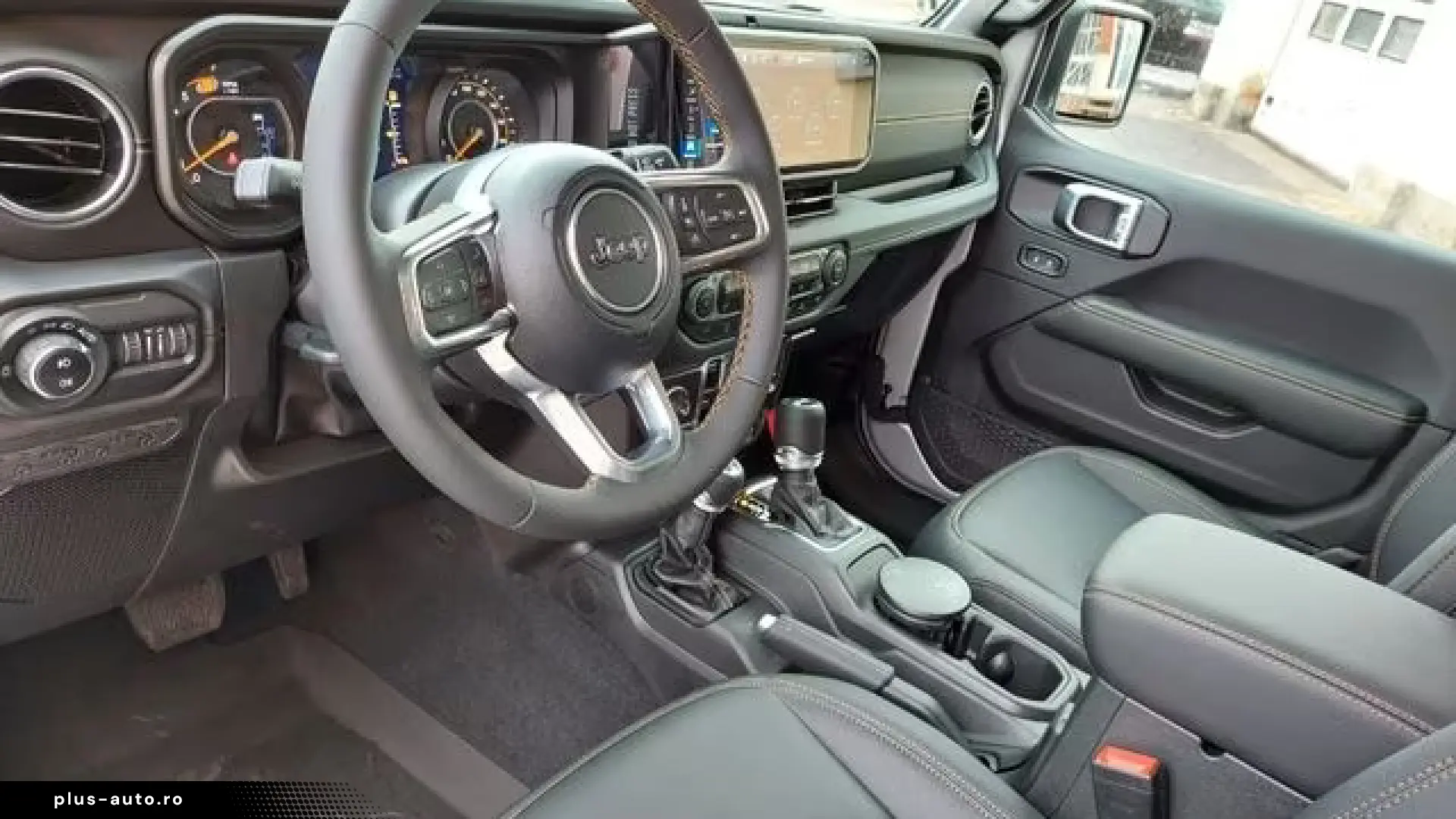 Jeep Wrangler Unlimited 2.0T Sahara - new model