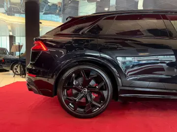 AUDI RSQ8 AHK ACC HUD Massage Carbon Dynamik Paket