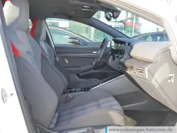 Volkswagen Golf VIII 2.0 TSI DSG GTI