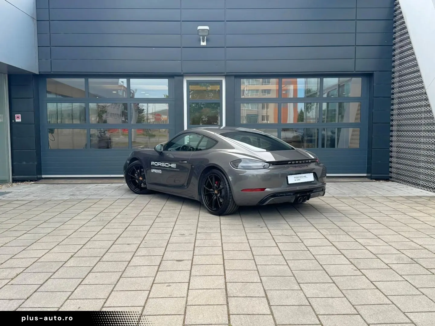 PORSCHE Cayman S