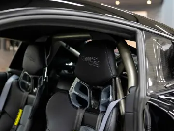 PORSCHE 718 Cayman GT4 RS   Weissach   Approved
