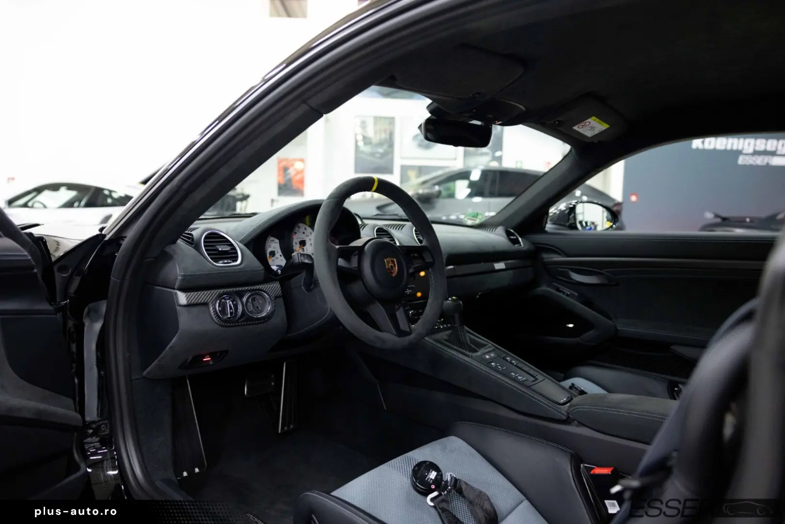 PORSCHE 718 Cayman GT4 RS   Weissach   Approved