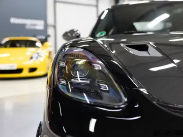 PORSCHE 718 Cayman GT4 RS   Weissach   Approved