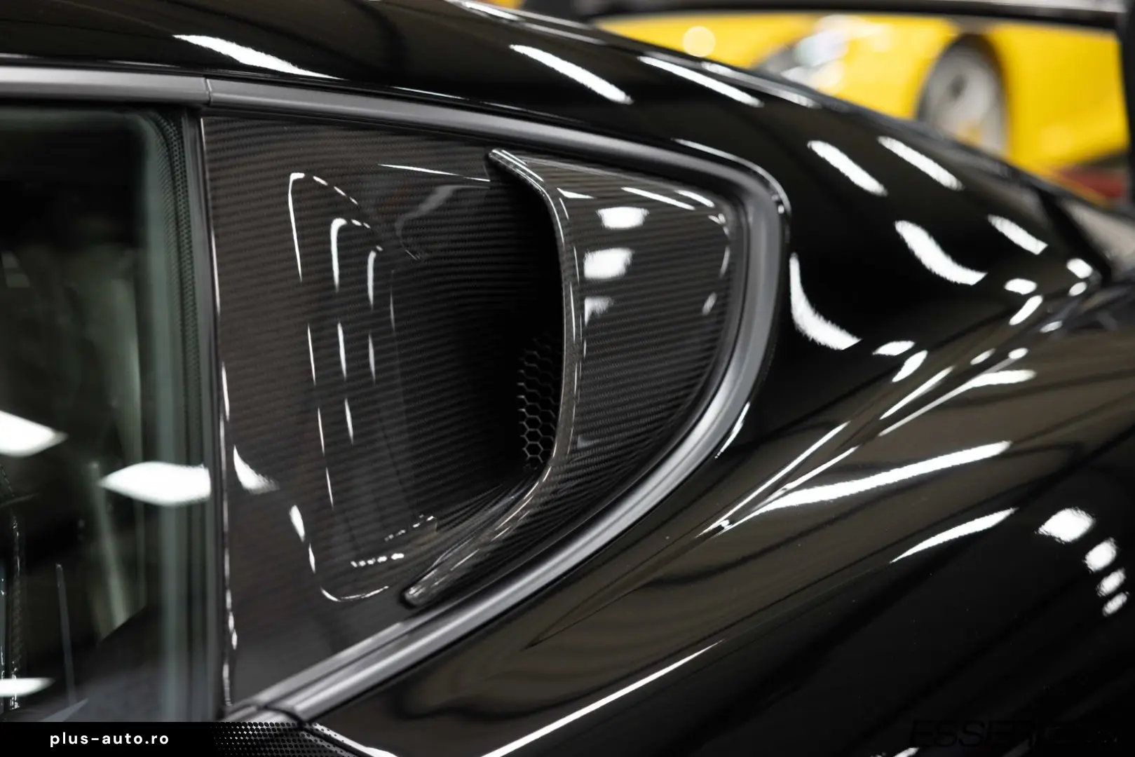 PORSCHE 718 Cayman GT4 RS   Weissach   Approved