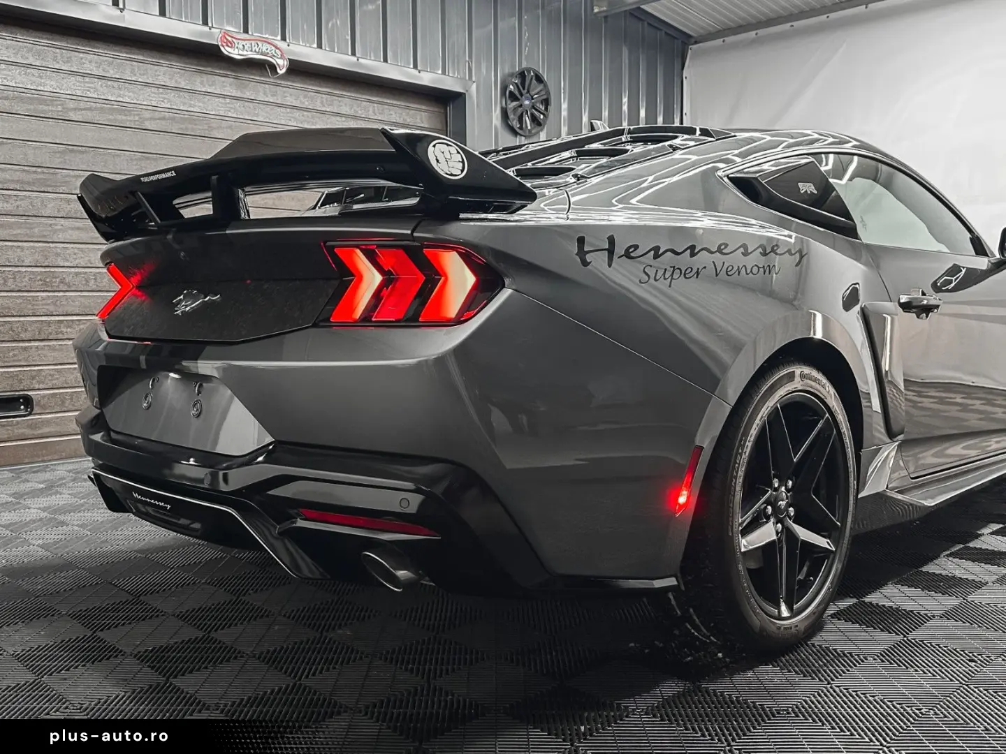FORD Mustang DARK HORSE look  2.3