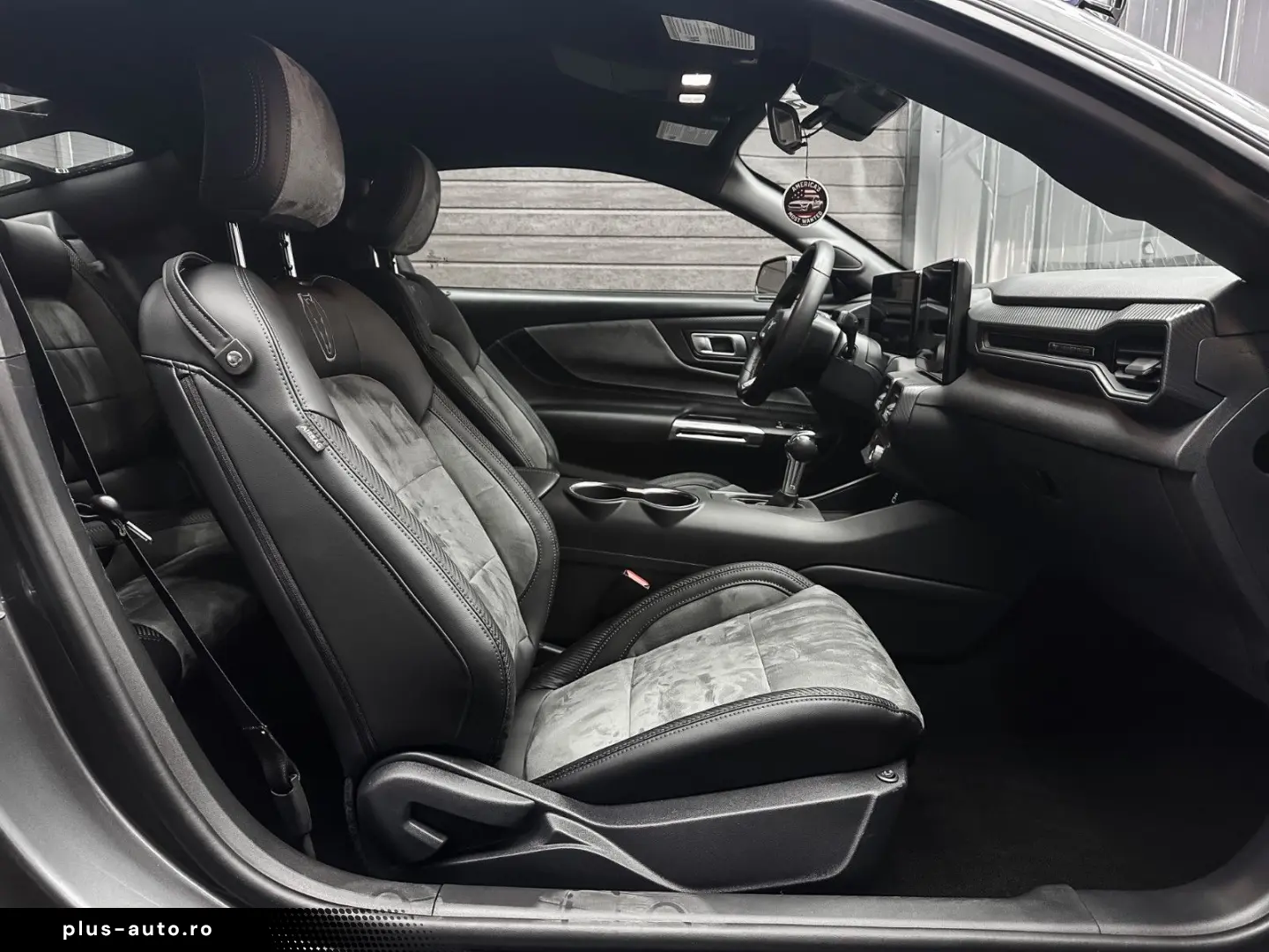 FORD Mustang DARK HORSE look  2.3