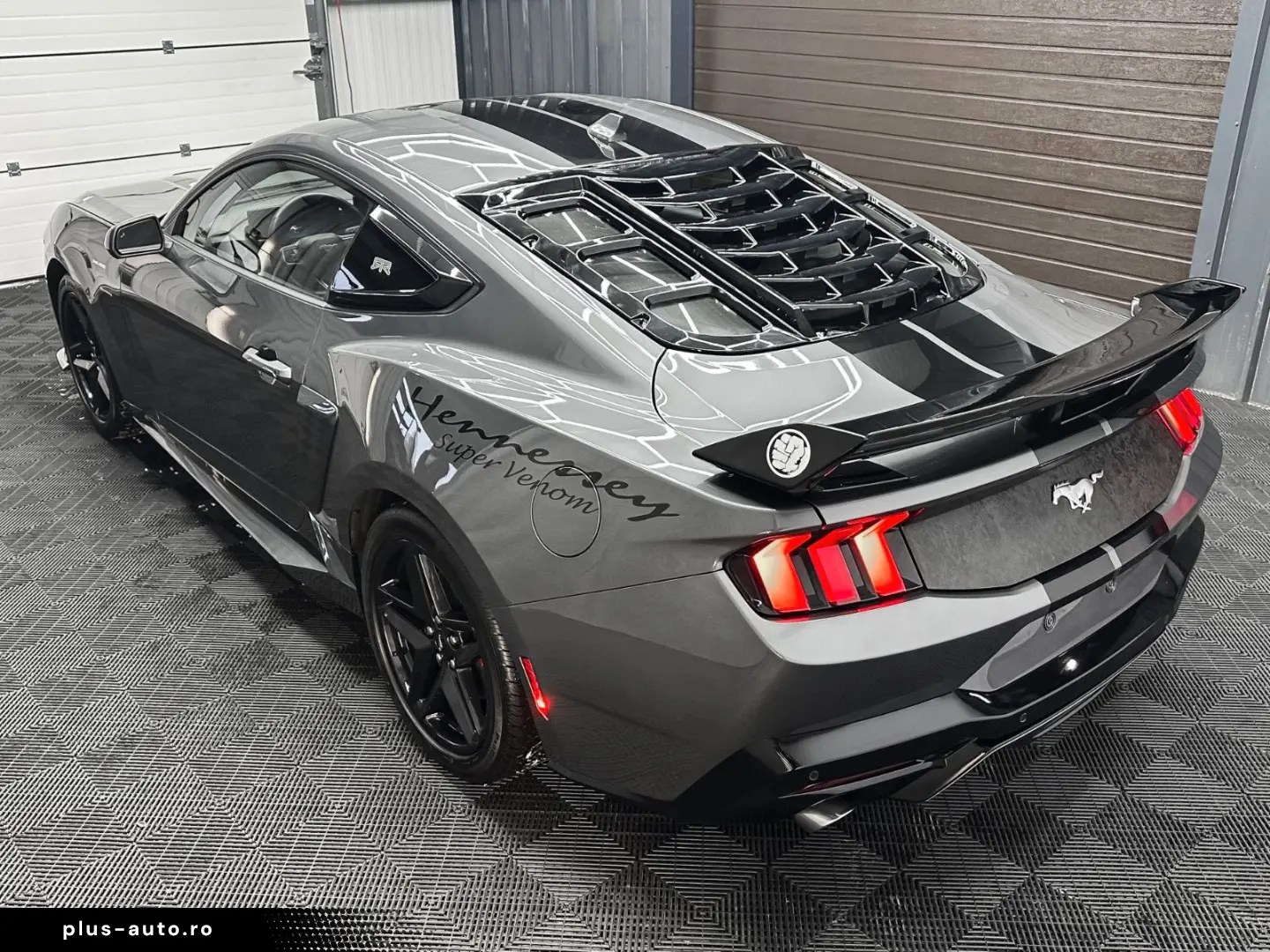 FORD Mustang DARK HORSE look  2.3