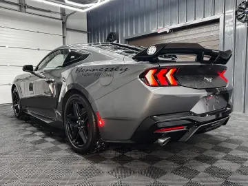FORD Mustang DARK HORSE look  2.3