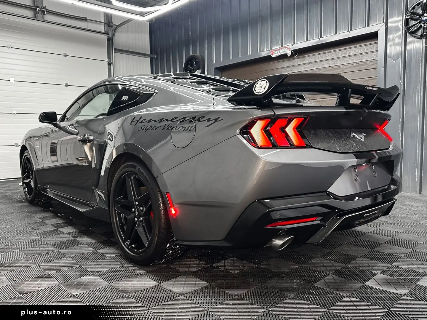 FORD Mustang DARK HORSE look  2.3