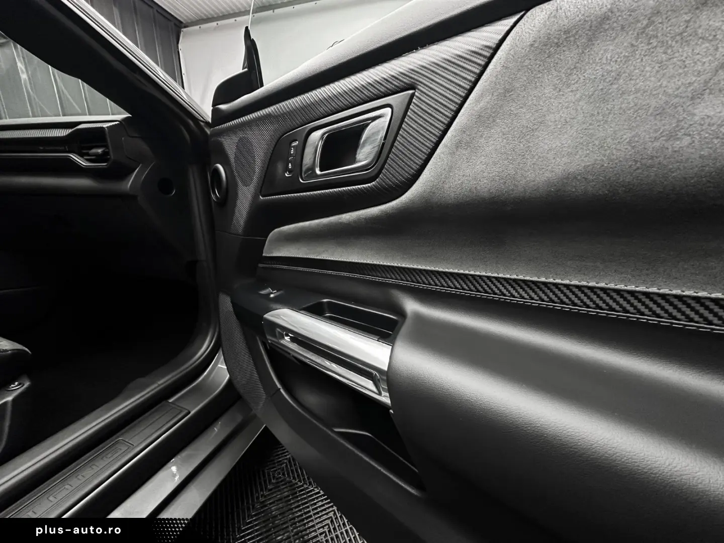 FORD Mustang DARK HORSE look  2.3