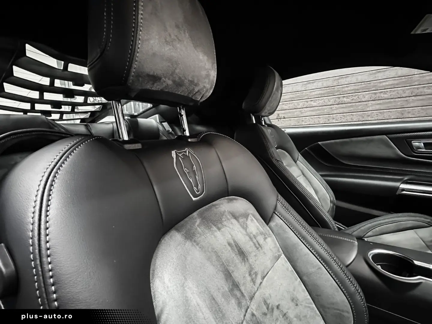 FORD Mustang DARK HORSE look  2.3