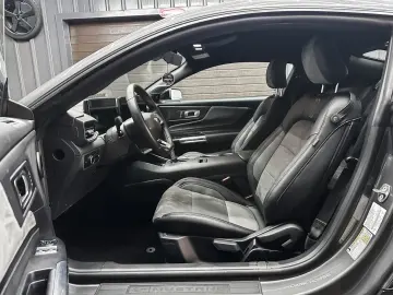 FORD Mustang DARK HORSE look  2.3