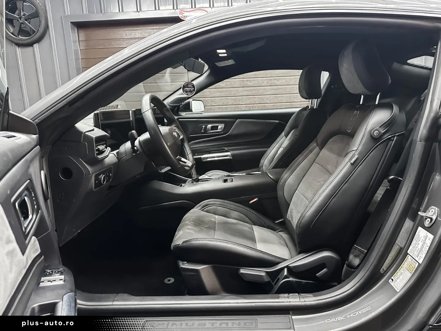 FORD Mustang DARK HORSE look  2.3