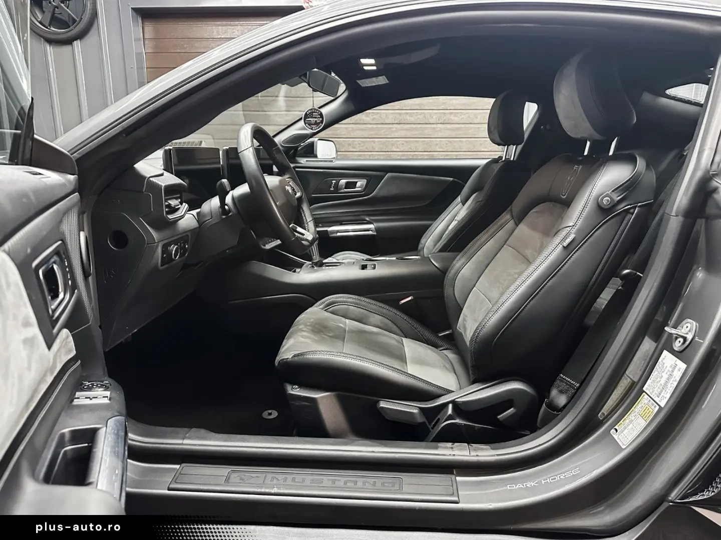 FORD Mustang DARK HORSE look  2.3
