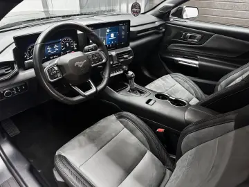 FORD Mustang DARK HORSE look  2.3